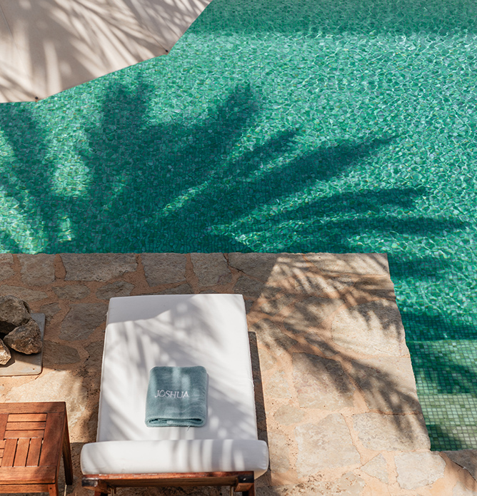 Luxus-Finca mieten Mallorca Südosten, Ferienhaus mit privatem Pool Mallorca, Finca nahe Flughafen Palma de Mallorca, Familienfreundliche Finca 6 Schlafzimmer Mallorca, Finca mit Fitnessraum und Personal Mallorca, Finca am Naturschutzgebiet Mallorca, Finca mit Panorama-Terrasse Mallorca