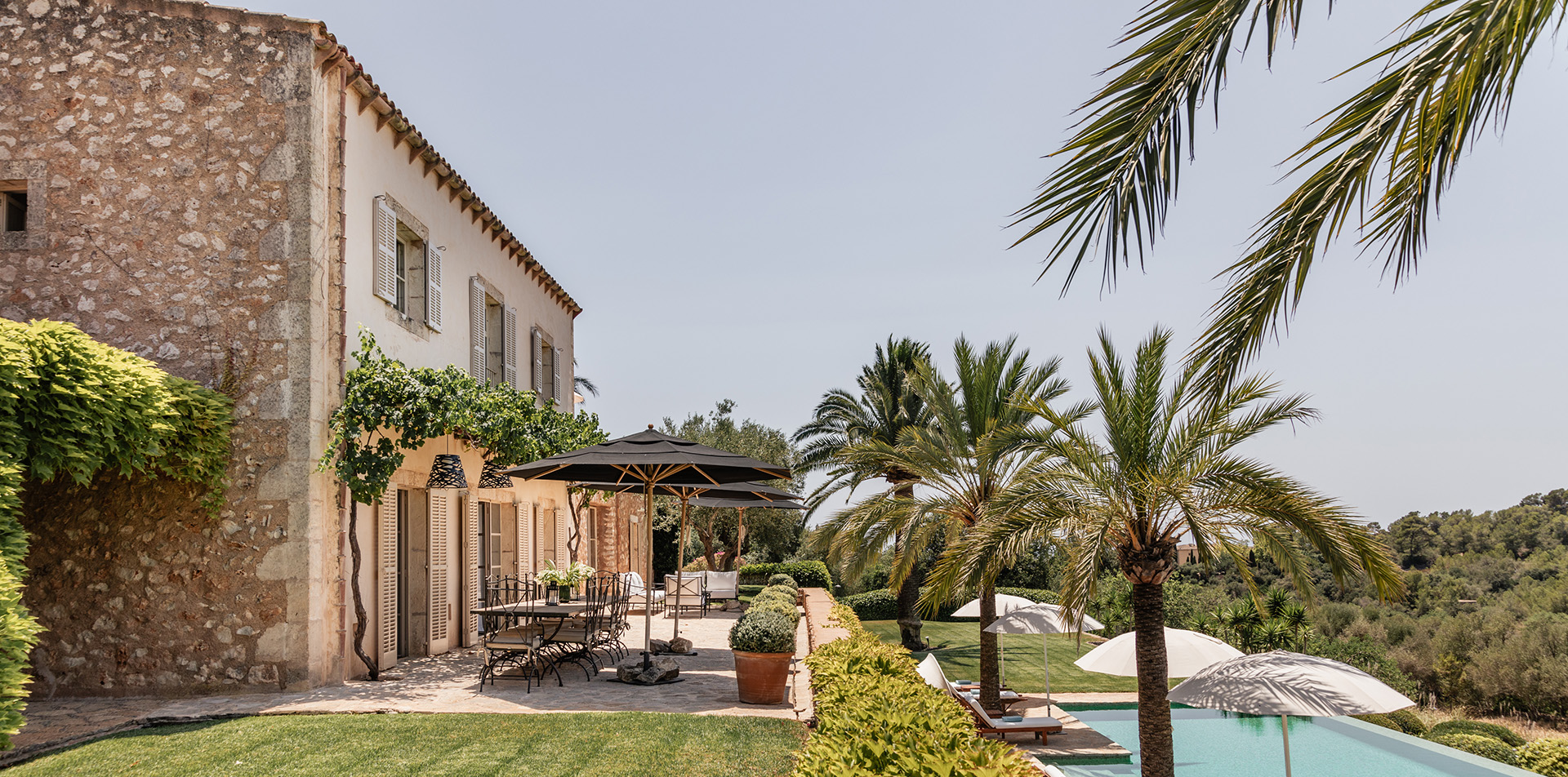 CJ_300A3135 Luxus-Finca mieten Mallorca Südosten, Ferienhaus mit privatem Pool Mallorca, Finca nahe Flughafen Palma de Mallorca, Familienfreundliche Finca 6 Schlafzimmer Mallorca, Finca mit Fitnessraum und Personal Mallorca, Finca am Naturschutzgebiet Mallorca, Finca mit Panorama-Terrasse Mallorca