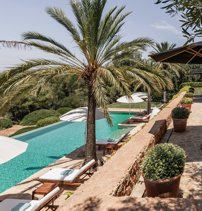 Can Joshua, Mallorca, private gym finca Mallorca daily cleaning finca Mallorca, breakfast included villa Mallorca, historic-style finca modern comfort sea view finca Mallorca